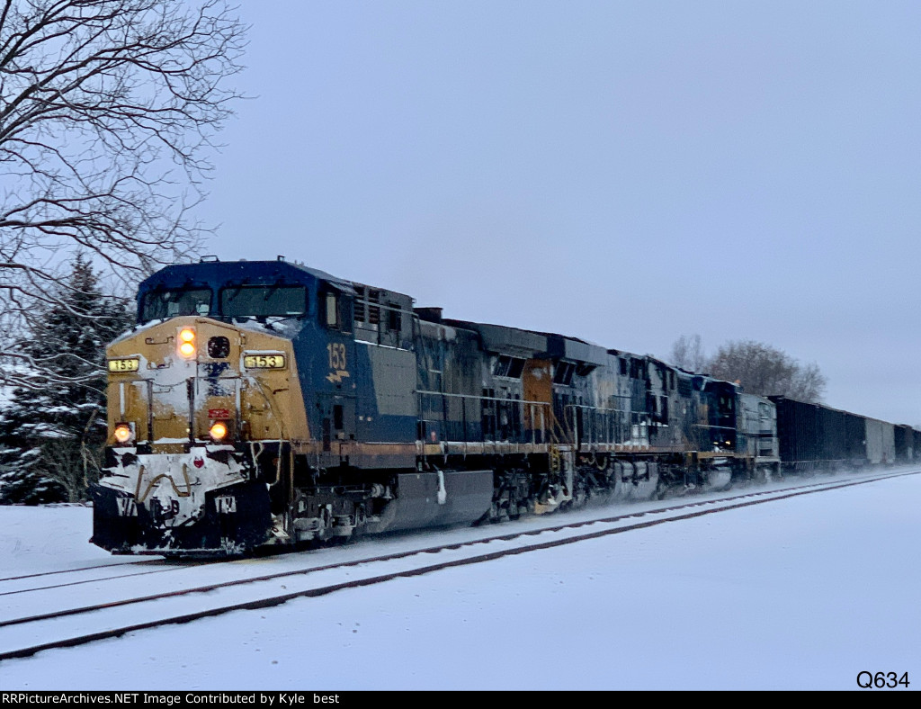 CSX 153 on Q634